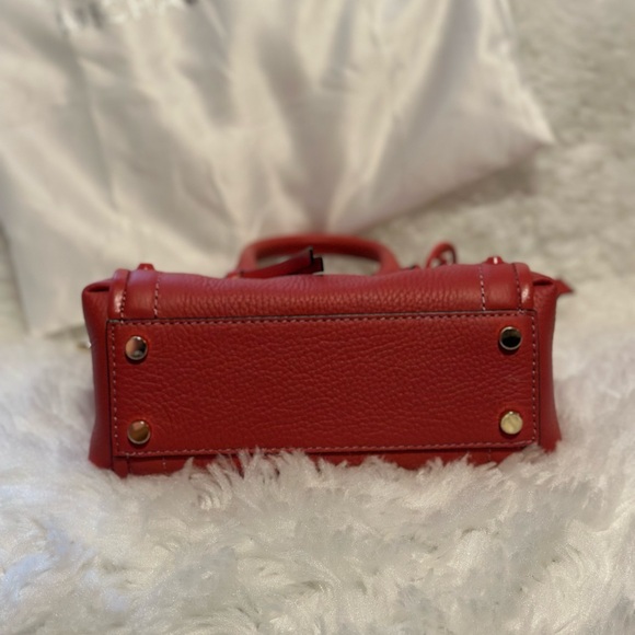 Michael Kors Retail Handbag with Crossbody Strap - Picture 4 of 13